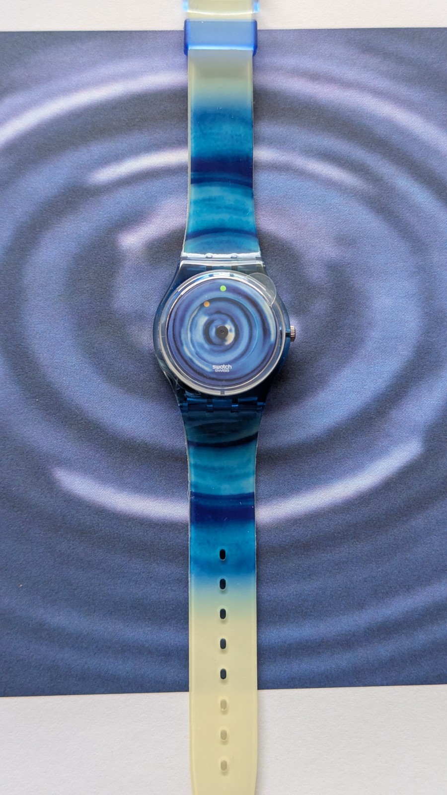 Montre Swatch Tempo Naturale GK232 colorée pour un style artistique chic