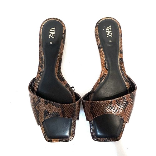 ZARA Size 39 US 8 Black Brown Snake Embossed Slides Sandals Flats Open Toes - Picture 5 of 10
