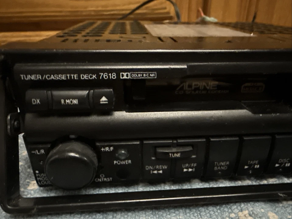 Alpine 7618 Cassette Car Radio Fm Tuner CD  Shuttle Changer Controller Security - Image 2 of 4