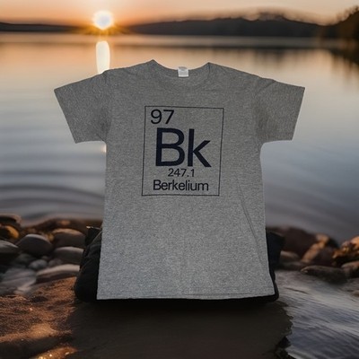 Vintage UC Cal Berkeley 97th Element Berkelium 247.1 Periodic Table Shirt Small