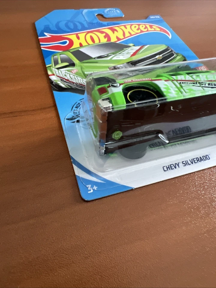 Chevy Silverado Hot Wheels Rescue Treasure Hunt Trackside respuesta de emergencia Foto 4 de 4