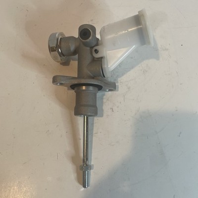 Toyota Land Cruiser 70 HZJ78 Clutch Master Cylinder 31410-60432