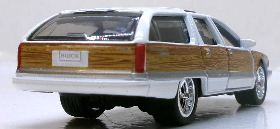 LOOSE 2023 MATCHBOX MOVING PARTS 1992 BUICK ROADMASTER WHEEL SWAP REAL RIDERS - Image 4 of 4