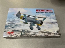 1/32 ICM #32015 Henschel Hs123A-1 Late