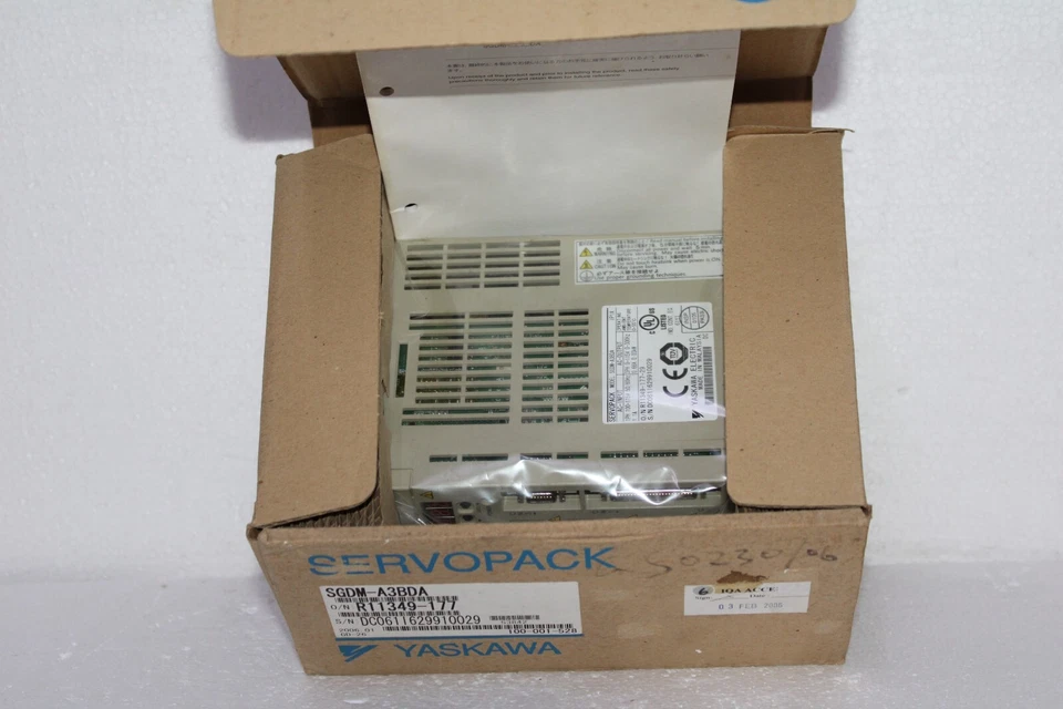 YASKAWA SGDM-A3BDA SERVOPACK 0.03kW - Photo 3/4