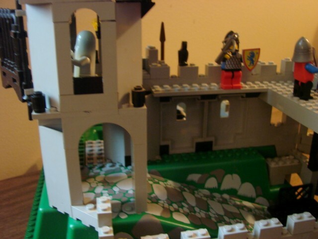 2 x LEGO® 6081 Systemsteine,Dachsteine,Gewölbte Steine in 2x4x1 weiss. 2 x LEGO® 6081 Systemsteine,Dachsteine,Gewölbte Steine in 2x4x1 weiss.