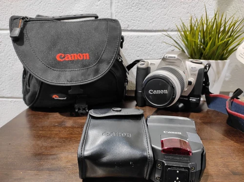 Canon EOS Rebel 2000 35mm SLR Film Camera with Canon Speedlite 220EX Shoe Mount