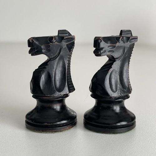 Vtg Staunton Chess Set Boxwood/Ebonized Hand Carved Knights Original Box France - Picture 6 of 19