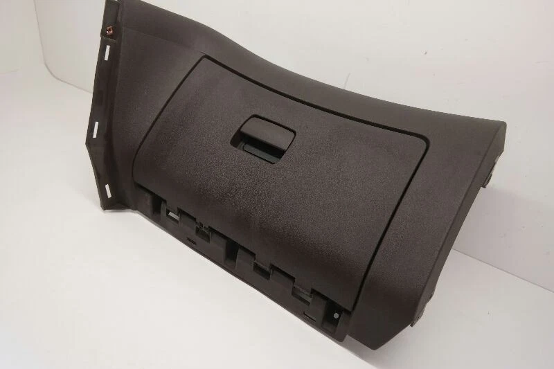 Chevrolet Malibu 2008-2012 guantera gris Foto 3 de 4
