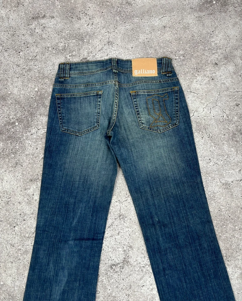 Pantalones de mezclilla para mujer John Galliano Foto 2 de 4