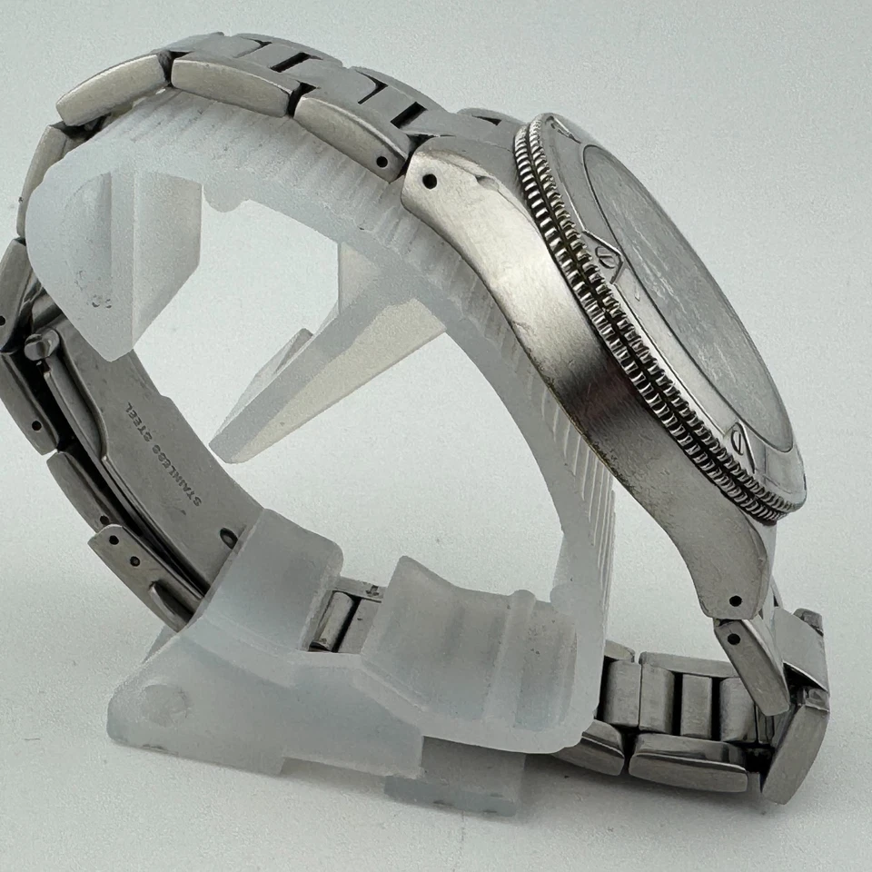 Guess Quartz Watch G96059G Men 100m Silver Fixed Bezel Day Date New Batter 8.25" - Image 3 of 4