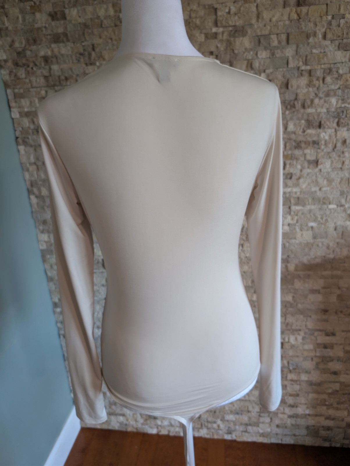 Express Body Contour Ivory Cream Long Sleeve V Neck Bodysuit Thong Back Neutral image 3