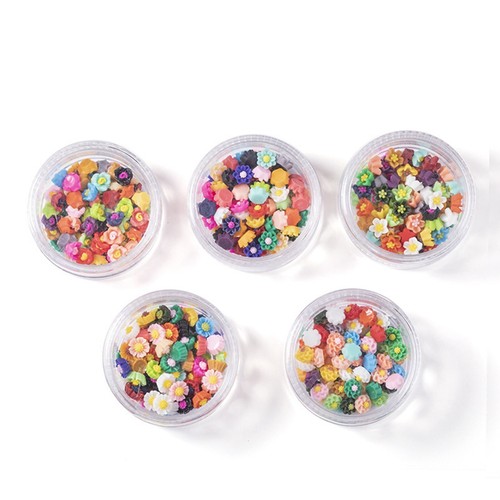 200 Pcs Mixed Color Flatback Resin Mini Flower Cabochons 6mm Nail Art Tip + Box - Picture 3 of 10