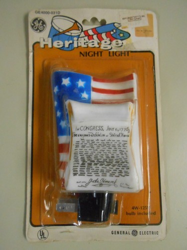 Vintage NOS GE American Flag Declaration of Independence Plug In Night Light