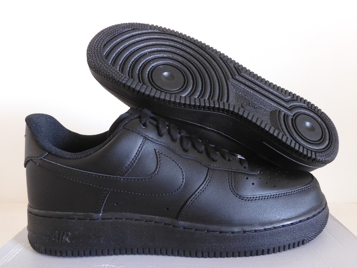 NIKE AIR FORCE 1 07 
