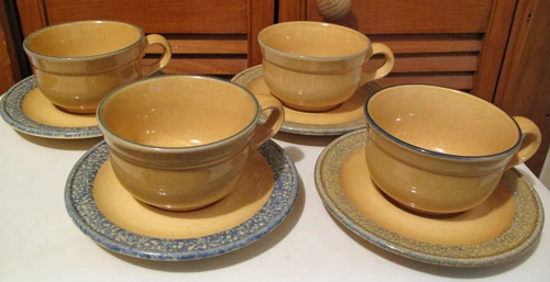 Set of 4 Vintage Pfaltzgraff Stoneware Folk Art MAFA Cups & Saucers 8 pieces