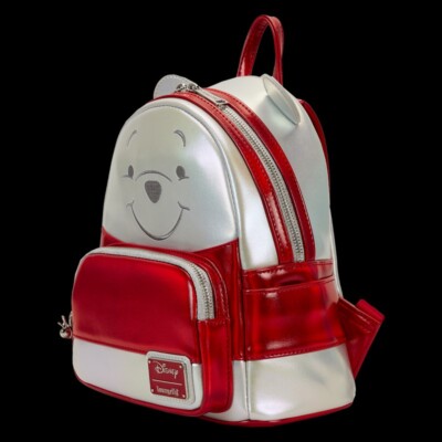 Disney100 Limited Edition Exclusive Platinum Winnie the Pooh  display picture 2
