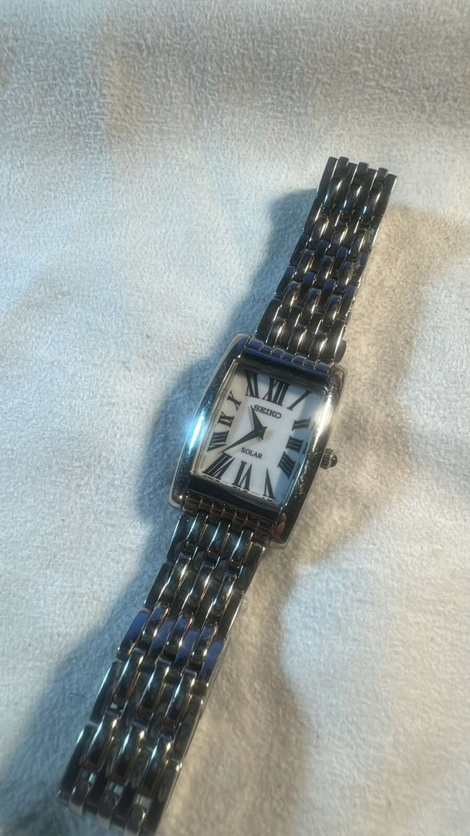 Ladies Seiko Solar Tank watch V115-0BK0 Great Condition 22mm x