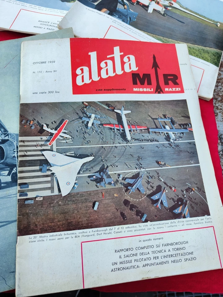 10 Vecchie riviste . AEREI MILITARI . alcune anche del 1959 .VEDI TANTE FOTO - Immagine 2 di 4