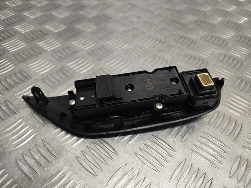 TOYOTA YARIS MK4 2020-2023 GENUINE DRIVERS SIDE FRONT WINDOW CONTROL SWITCHES - Picture 4 of 7
