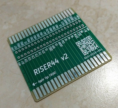 GGLABS RISER44 PCB Commodore 64/128 cartridge riser w/ Logic Analyzer Connector - Picture 2 of 6