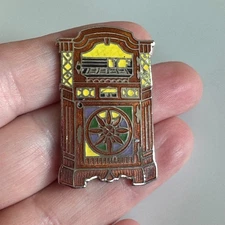 Vintage Retro Wurlitzer Jukebox Music Enamel Lapel Pin Model 780 Nice!