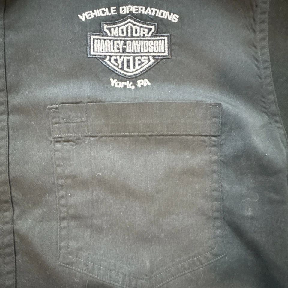 Camisa negra abotonada Harley-Davidson Vehicle Operations, York, Pa. MPolyester Foto 4 de 4