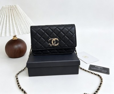 VIP-GIFT Makeup Bag Beauty Woc Crossbody Shoulder Bag Clutch Chain Black