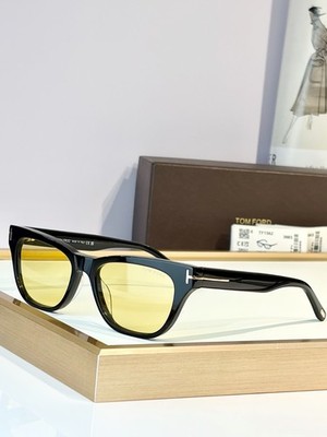 Tom Ford TF1362 Sunglasses 53 16-145 Black Square Solid Yellow UV Protection Sha