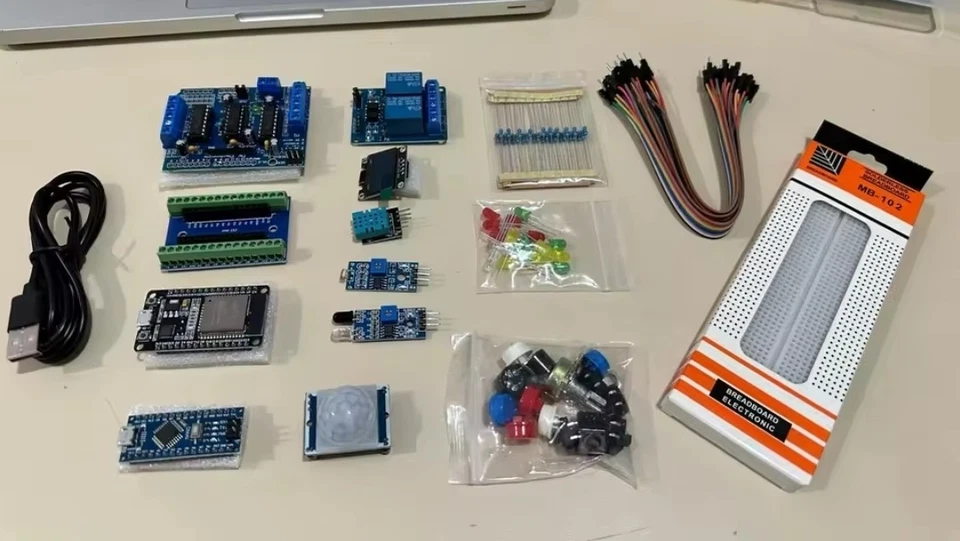  Kit ESP32  OLED, Sensor, LED, Relay, Breadboard e Cavi