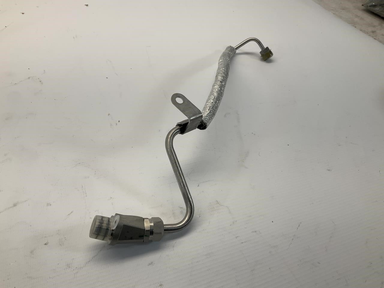22-24 Ferrari SF90 Oil Delivery Tube Pipe Turbo Right Q