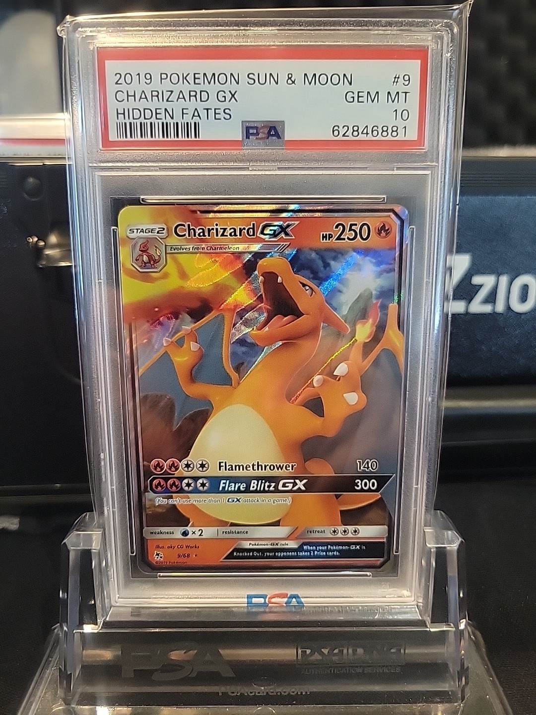 Pokémon Charizard GX 9/68 Hidden Fates Ultra Rare Holo PSA 10 2019