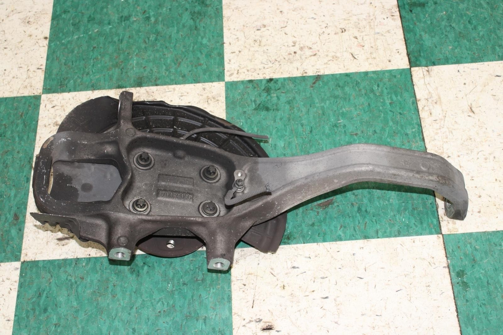 Maserati Ghibli 2014-2021 Front Left Steering wheel hub