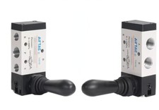 1pc New  4H230E06  AirTAC  Manual Valve Reversing Valve