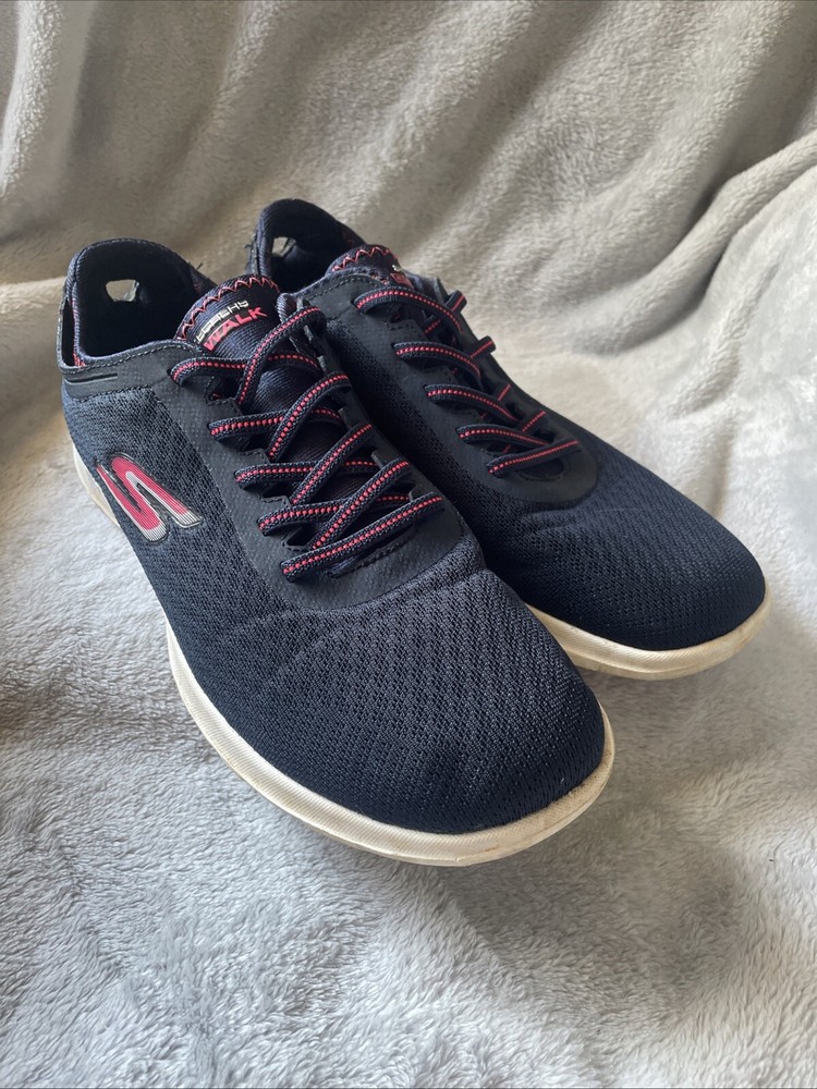 Sketchers Shoes Size 10 Navy And Pink Trim Go Walk