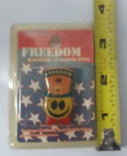 Vintage Patriot Pride Flashing Super Bright LED Lights Pin