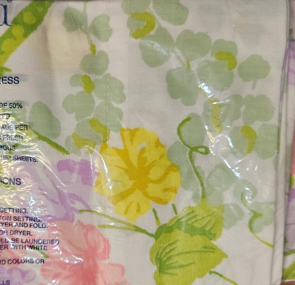 Vintage Wamsutta Ultracale Sweet Pea Floral Standard Pillowcases New