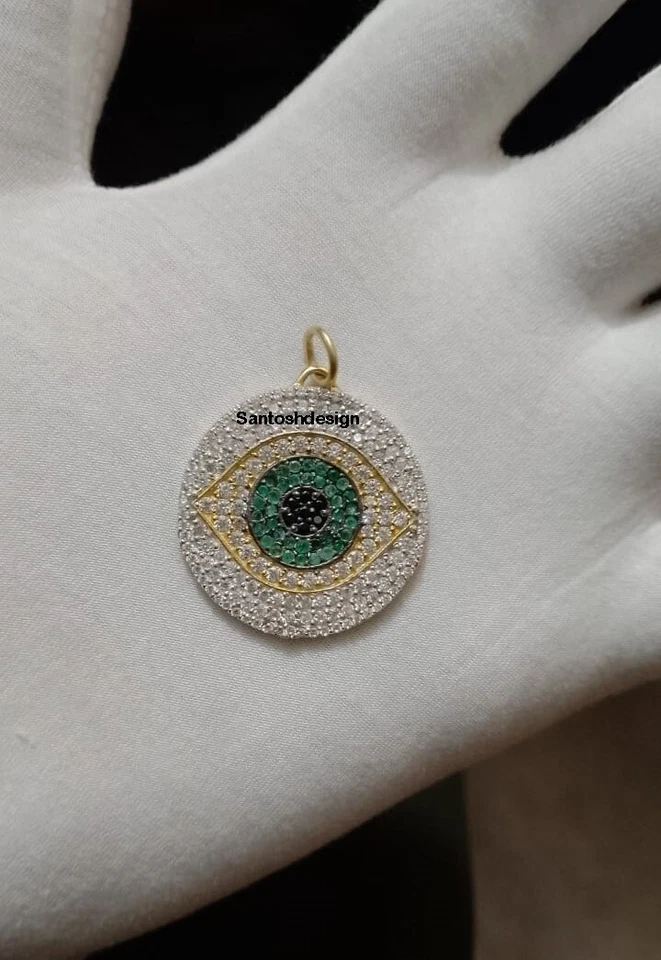 Colgante con dije de plata espinela negra esmeralda diamante mal de ojo disco de dos tonos Foto 2 de 2
