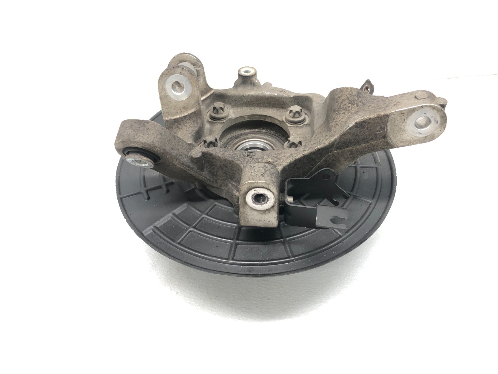 2017-2020 MASERATI LEVANTE RIGHT PASSENGER REAR SPINDLE KNUCKLE HUB OEM