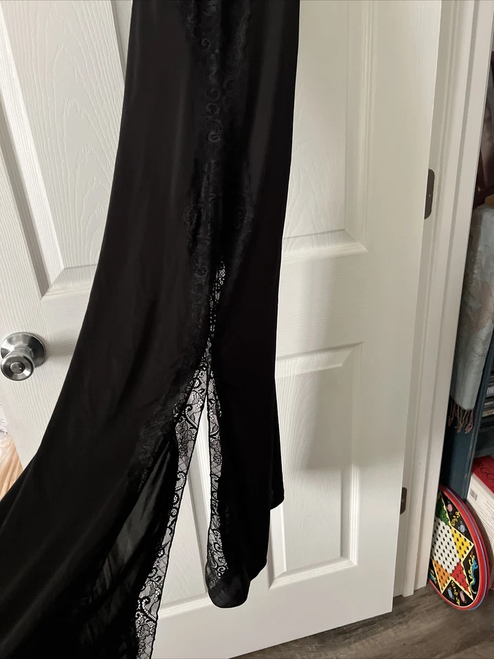 Camisola Vera Wang com alça com renda lateral e fendas tamanho G - Imagem 4 de 4