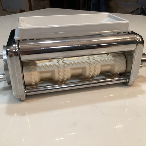 KitchenAid Ravioli Maker Stand Mixer Attachment KRAV Made In Italy - Picture 2 of 8