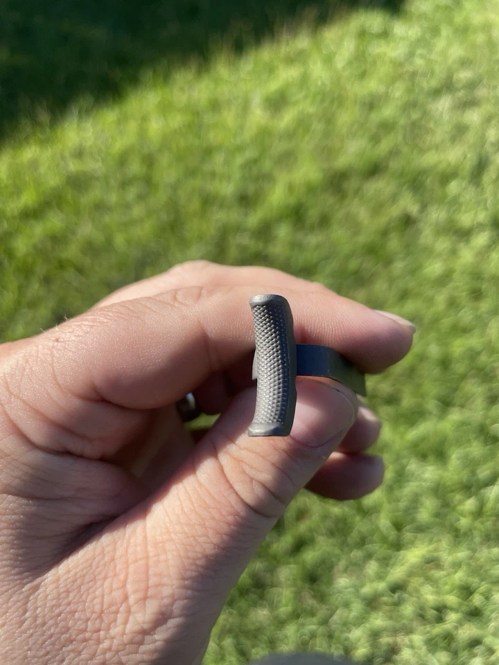 Gatillo estampado a cuadros original USGI 1911 Segunda Guerra Mundial Remington Ithaca Colt Foto 3 de 4