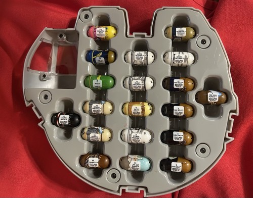 Mighty Beanz Star Wars Millennium Falcon Case & *COMPLETE *Beanz Characters 40 - Picture 6 of 6