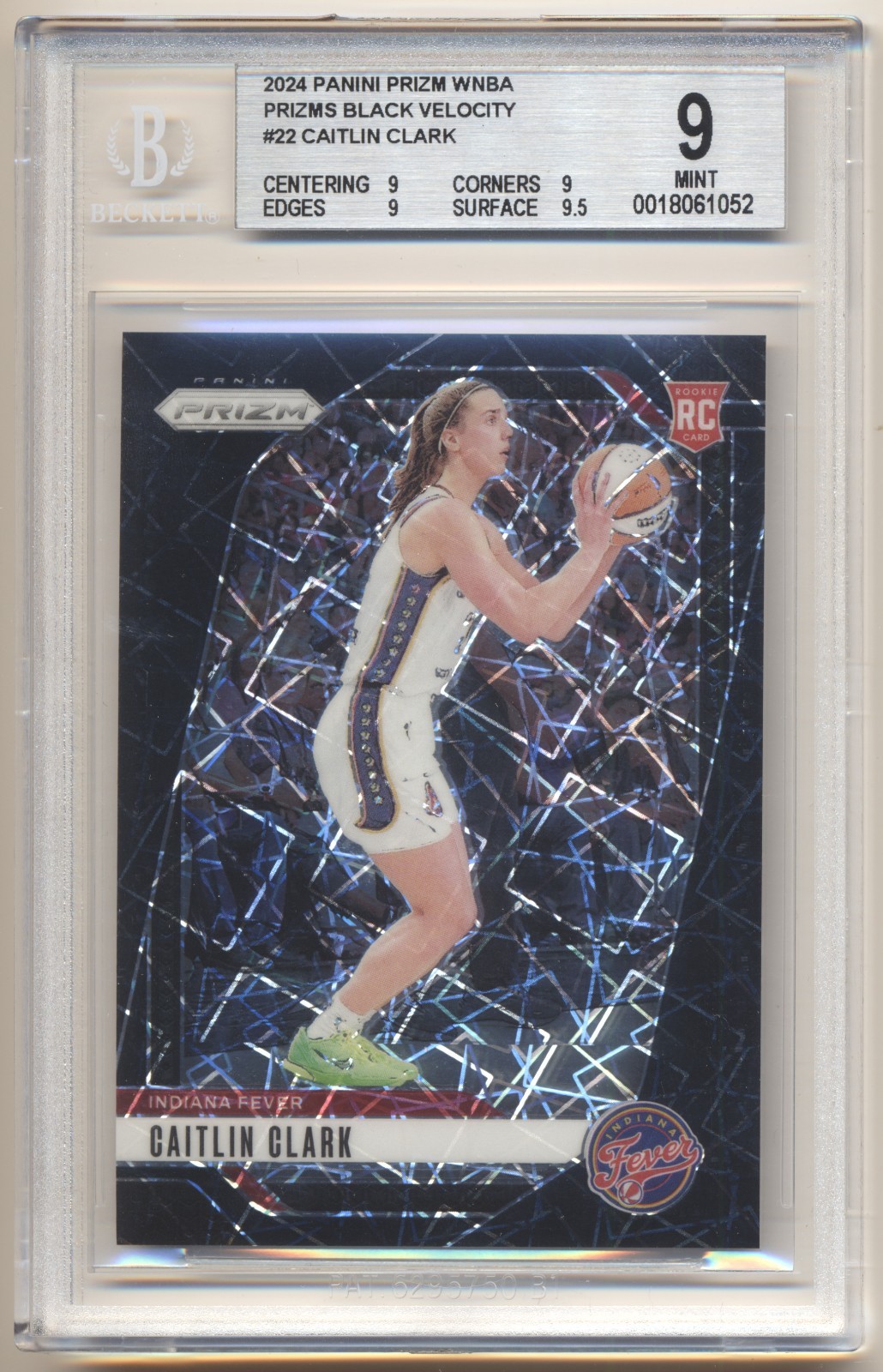 Caitlin Clark 2024 Panini Prizm WNBA 22 Black Velocity /39 Rookie RC BGS 9