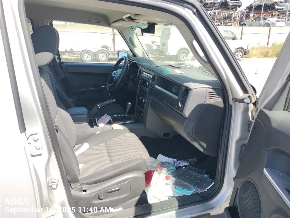 RADIATOR SHROUD 2010 JEEP COMMANDER - Image 4 of 4