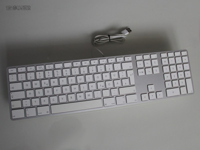 APPLE TASTATUR A1243 USB 109 Tasten --- DEFEKT ---