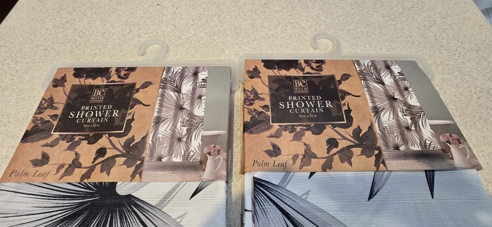 Lote de 2 - Cortina de Ducha Be Bath Essentials Tela Hoja Plama Gris, 70x72 pulgadas Foto 2 de 4