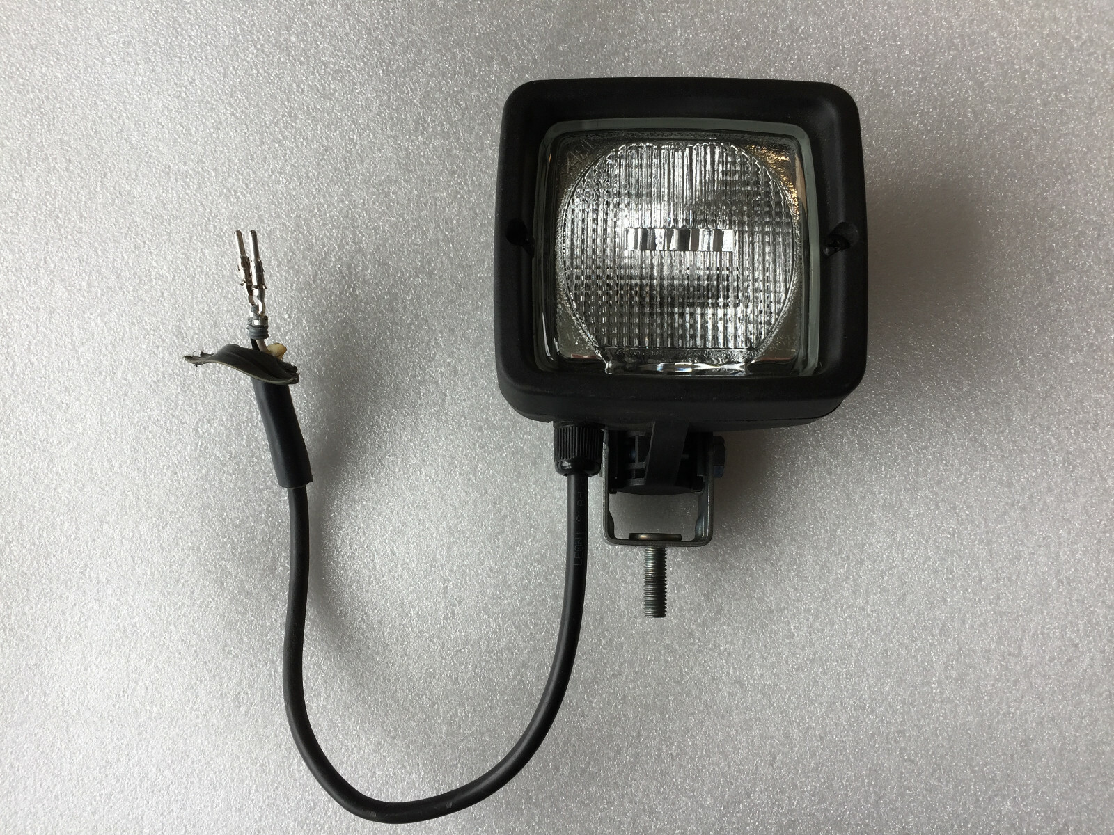 Anbauscheinwerfer Arbeitsscheinwerfer H3 24V 70W A13907 82586929  