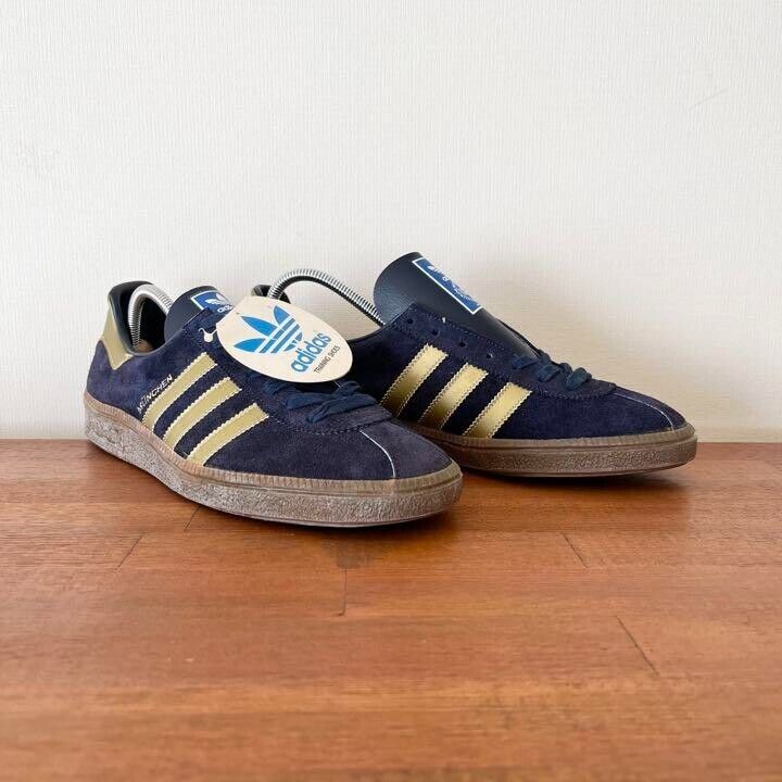 Deadstock Vintage 1980 Adidas Munchen Navy Gold Made in Deadstock Vintage 1980 Adidas Munchen Navy Gold Made in