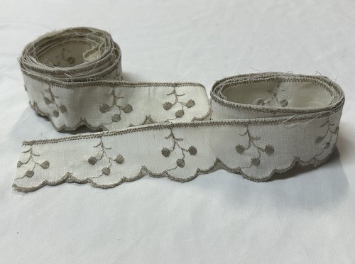 Vtg Trim Flat Scallop White Eyelet Lace Trim Cotton Taupe Embroidery 1.75" 6+ yd - Picture 4 of 6